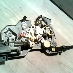 Utolsó esély CHRYSLER VOYAGER 96-01 Bal hátsó ajtó zárszerkezet központi záras központizárasbontott alkatrész