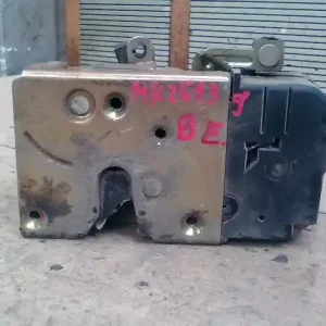 Azonnal elérhető CITROEN BERLINGO 96-02 Bal első ajtó zárszerkezet mechanikus 5 ajtós bontott alkatrész