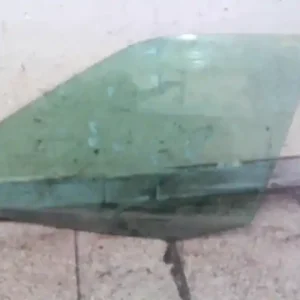 Vedd meg online CITROEN XANTIA Bal első ajtóüveg zöld (kombi) bontott alkatrész