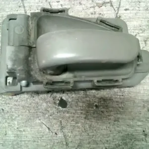 Azonnal elérhető CITROEN XSARA PICASSO -04 Bal első belső kilincs 5 ajtós bontott alkatrész