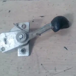 Ne maradj le DACIA 1310 Bal hátsó belső kilincs bontott alkatrész