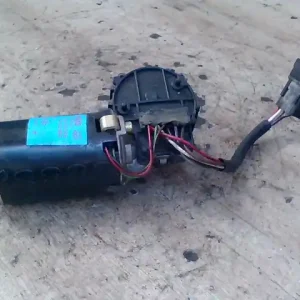 DACIA LOGAN 04.11-08.06 Ablaktörlő motor első bontott alkatrész Korlátozott ajánlat