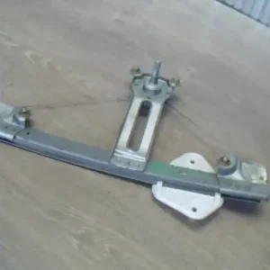 DACIA LOGAN 04.11-08.06 Bal hátsó ablakemelő szerkezet mechanikus bontott alkatrész Olcsóbb