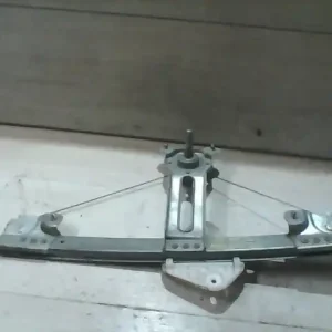 Azonnal elérhető DACIA LOGAN 04.11-08.06 Bal hátsó ablakemelő szerkezet mechanikus bontott alkatrész