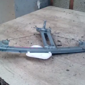 Szuper ajánlat DACIA LOGAN 04.11-08.06 Bal hátsó ablakemelő szerkezet mechanikus bontott alkatrész