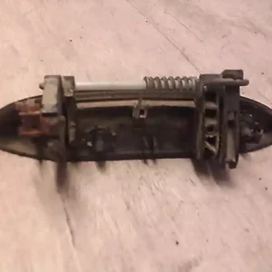 DACIA LOGAN 04.11-08.06 Bal hátsó külső kilincs bontott alkatrész Azonnali szállítás