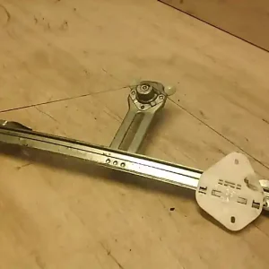 DACIA LOGAN 04.11-08.06 Jobb első ablakemelő szerkezet mechanikus bontott alkatrész Expressz szállítás