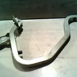 DACIA LOGAN 04.11-08.06 Csomagtérajtó zsanér 4 ajtós, sedan bontott alkatrész Árcsökkenés