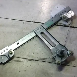 DACIA LOGAN 04.11-08.06 Jobb hátsó ablakemelő szerkezet mechanikus bontott alkatrész Kiárusítás