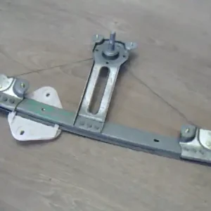 DACIA LOGAN 04.11-08.06 Jobb hátsó ablakemelő szerkezet mechanikus bontott alkatrész Azonnali szállítás