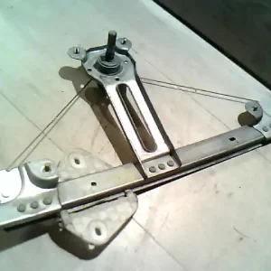 Legjobb ár DACIA LOGAN 04.11-08.06 Jobb hátsó ablakemelő szerkezet mechanikus 4 ajtós, sedan bontott alkatrész