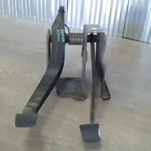 Vásárlói kedvenc DACIA LOGAN 04.11-08.06 Pedálbak fék + gázbontott alkatrész