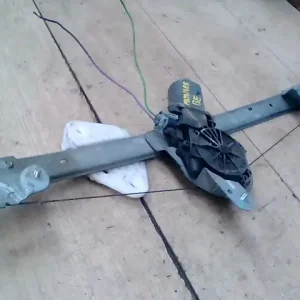 Árengedmény DACIA LOGAN MCV 04.11-0812 Bal első ablakemelő szerkezet elektromos egyterű bontott alkatrész