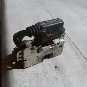 DACIA LOGAN MCV 04.11-0812 Bal első ajtó zárszerkezet központi záras 4 ajtós bontott alkatrész Nézd meg most