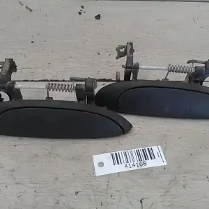 DACIA LOGAN MCV 04.11-0812 Jobb első külső kilincsbontott alkatrész Biztonságos fizetés