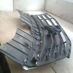 DACIA SANDERO Hűtőrács díszrács bontott alkatrész Csak ma