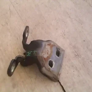 DACIA SANDERO Jobb első felső ajtózsanér bontott alkatrész Kedvezmény