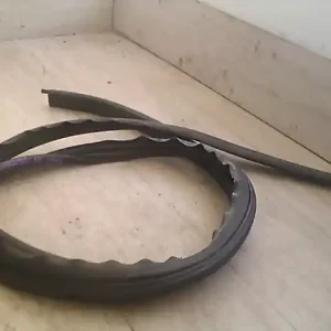 Utolsó esély DACIA SANDERO Jobb hátsó ajtó kéder gumi bontott alkatrész