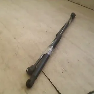 Azonnali szállítás DACIA SANDERO Csomagtérajtó kitámasztó teleszkóp pár bontott alkatrész