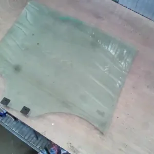 Vedd meg online DACIA Sandero Stepway 2012.09.27-2016.12.31 Bal hátsó ajtóüveg bontott alkatrész