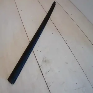 Expressz kézbesítés DACIA Sandero Stepway 2017.01.01- Bal első vízlehúzó gumicsíkbelső bontott alkatrész