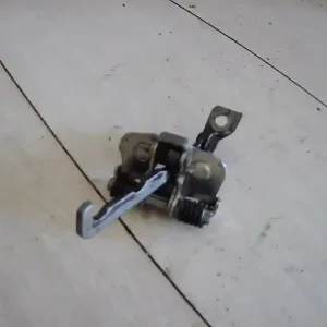 DACIA Sandero Stepway 2017.01.01- Bal hátsó ajtóhatároló bontott alkatrész Prémium