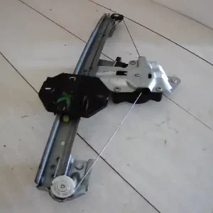 Rendeld meg most DACIA Sandero Stepway 2017.01.01- Jobb első ablakemelő szerkezet elektromos bontott alkatrész