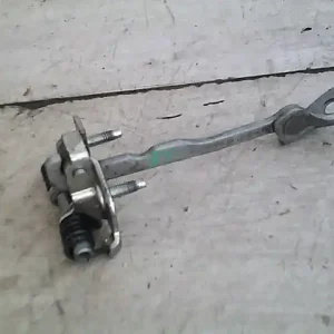 Korlátozott ajánlat DACIA Sandero Stepway 2017.01.01- Jobb első ajtóhatároló bontott alkatrész