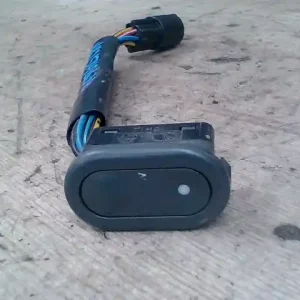 DAEWOO ESPERO Jobb első ablakemelő kapcsoló bontott alkatrész Árcsökkenés