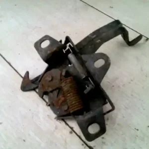 DAEWOO Evanda Motorháztető zár bontott alkatrész Outlet