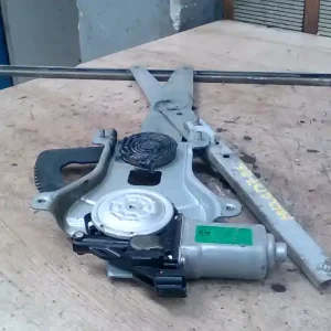 Azonnal elérhető DAEWOO KALOS Bal első ablakemelő szerkezet elektromos 5 ajtós bontott alkatrész