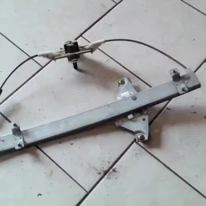 Végkiárusítás DAEWOO KALOS Bal hátsó ablakemelő szerkezet mechanikus bontott alkatrész