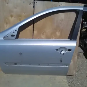 Akció RENAULT LAGUNA 00-05 Bal első ajtó. kombi bontott alkatrész