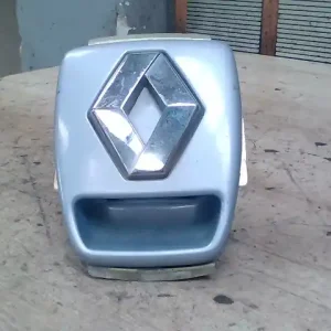 Vedd meg most RENAULT LAGUNA 00-05 Csomagtérajtó kilincs 5 ajtós bontott alkatrész