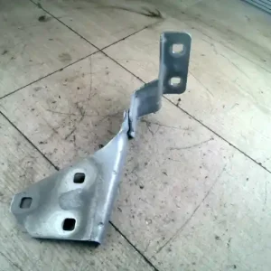 Vedd meg most RENAULT MEGANE 02-05 Motorháztető bal zsanér 5 ajtós bontott alkatrész