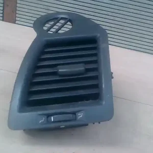 Vásárlói kedvenc RENAULT MEGANE 02-05 Szellőző jobb bontott alkatrész