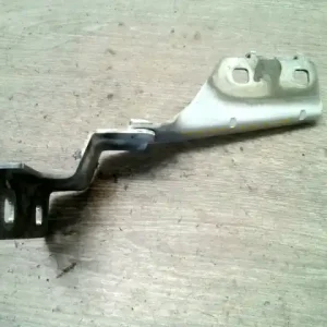 Akció RENAULT MEGANE 05-08 Motorháztető jobb zsanér bontott alkatrész