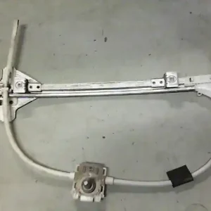 Akciós ár RENAULT MEGANE 95-99 Bal első ablakemelő szerkezet mechanikus5 ajtós bontott alkatrész