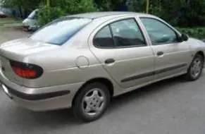 Végkiárusítás RENAULT MEGANE 95-99 Jobb hátsó fixüveg ajtóban bontott alkatrész