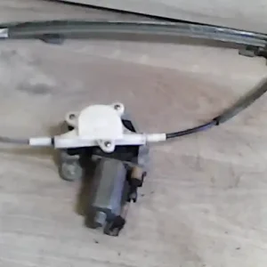 Alacsony ár RENAULT MEGANE 99-02 Jobb első ablakemelő szerkezet elektromos bontott alkatrész