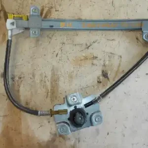 Vedd meg online RENAULT MEGANE SCENIC 97-99 Bal hátsó ablakemelő szerkezet mechanikus bontott alkatrész