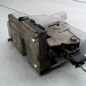 Vedd meg online RENAULT MEGANE SCENIC 97-99 Jobb hátsó ajtó zárszerkezet központi záras bontott alkatrész