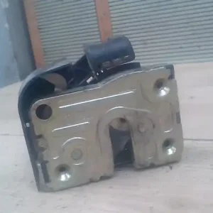 Vedd meg online RENAULT MEGANE SCENIC 99-03 Jobb első ajtó zárszerkezet központizáras bontott alkatrész