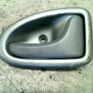 Vásárlói kedvenc RENAULT MEGANE SCENIC 99-03 Jobb első belső kilincs 5 ajtós bontott alkatrész