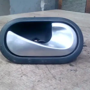 Akciós ár RENAULT MODUS 04.09.01-08.03.31 Jobb első belső kilincs bontott alkatrész