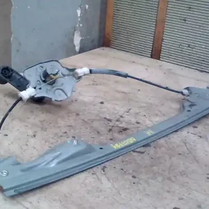 Alacsony ár RENAULT MODUS 04.09.01-08.03.31 Bal hátsó ablakemelő szerkezet mechanikus bontott alkatrész