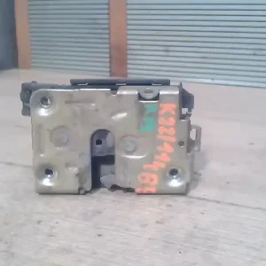 Utolsó esély RENAULT R19 92- Bal első ajtó zárszerkezet mechanikus bontott alkatrész