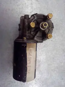 Alacsony ár RENAULT R5 Ablaktörlő motor első bontott alkatrész