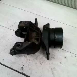 Árcsökkenés RENAULT SAFRANE Sebességváltó tartó bak 3.0i bontott alkatrész