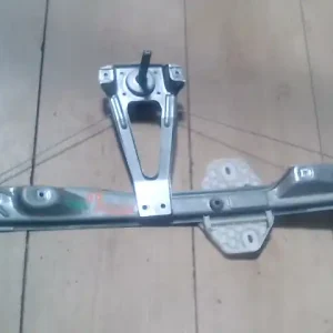 Vedd meg most RENAULT THALIA 02.03-08.10 Bal hátsó ablakemelő szerkezet mechanikus 4 ajtós bontott alkatrész